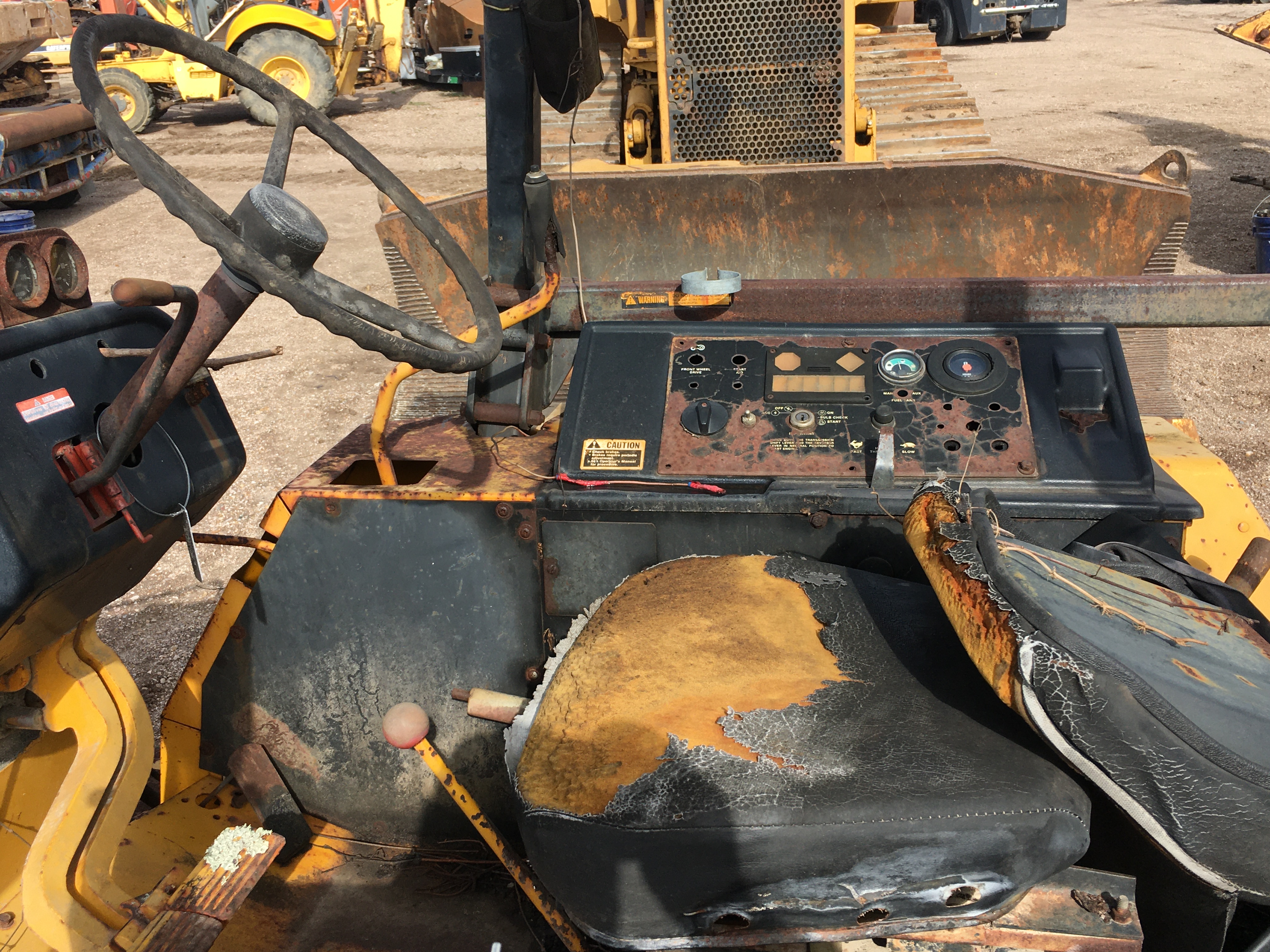 ./imagenes/INVOICE/2019/16915/RETROEXCAVADORA JOHN DEERE 310C PARA PARTES (15).JPG